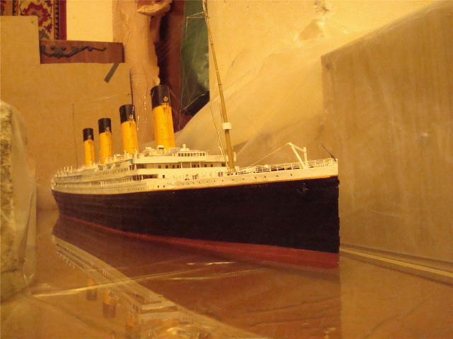 Titanic Made From Paper (27 pics)