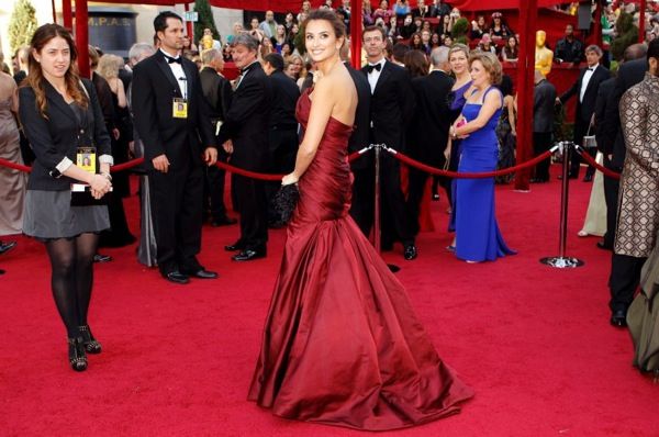 Stars on the Red Carpet at the 82nd Oscar Awards (53 pics)