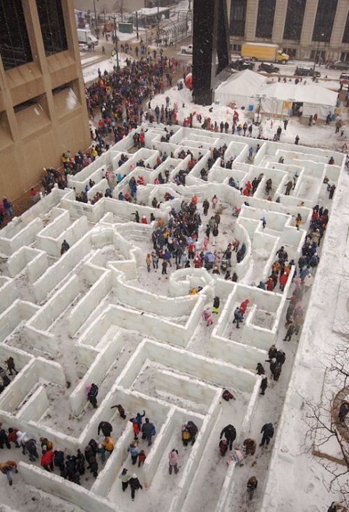 The Largest Ice Labyrinth in the World (20 pics)