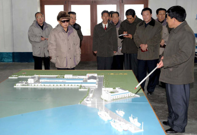 A Diary of North Korean Supreme Leader Life (31 pics)