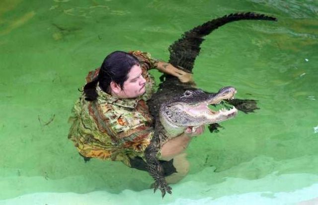 Don’t Play With Crocodiles! (15 pics)