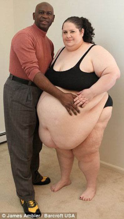 Woman Decides to Become the World’s Fattiest (6 pics)