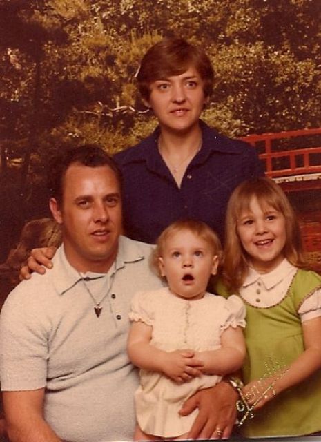 Awkward family photos. Part 3 (53 pics)