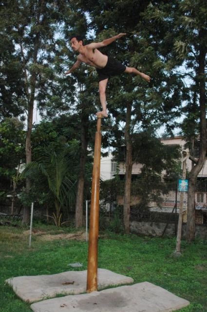 Extreme Pole Exercises Performed by Indians (19 pics)