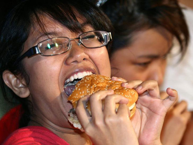 Fastest Eaters or The Most Hungry (28 pics)