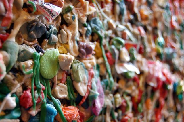 Gum Wall – A Top Seattle Attraction (13 pics)