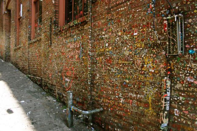 Gum Wall – A Top Seattle Attraction (13 pics)