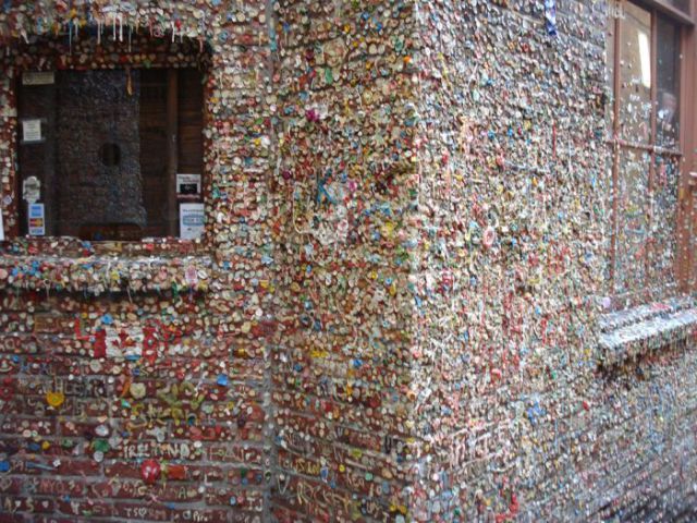 Gum Wall – A Top Seattle Attraction (13 pics)