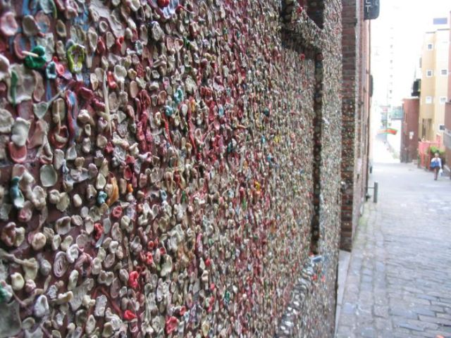 Gum Wall – A Top Seattle Attraction (13 pics)