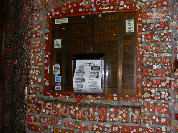 Gum Wall – A Top Seattle Attraction (13 pics)