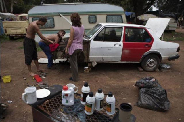White South Africans Living in Poverty (36 pics)
