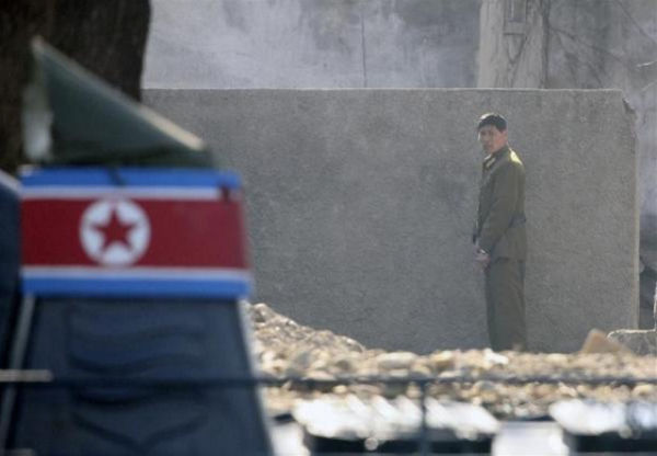 A Day in the Life of a North Korean Soldier (25 pics)