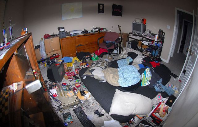 The Filthiest Apartments Ever (35 pics)