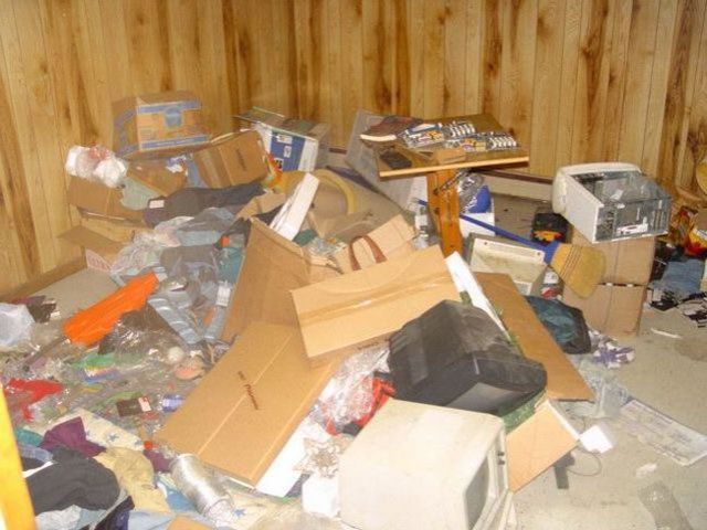 The Filthiest Apartments Ever (35 pics)