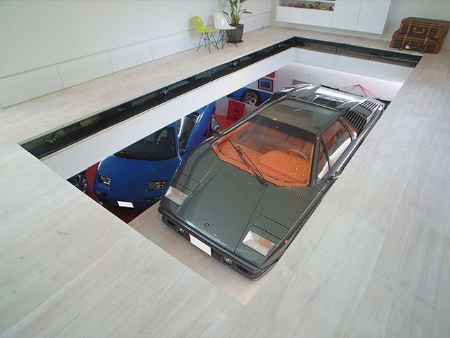 Creative House in Tokyo with Crazy Garage (12 pics)