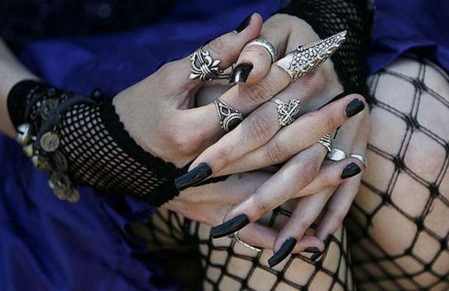 New Goths’ Fashion (24 pics)