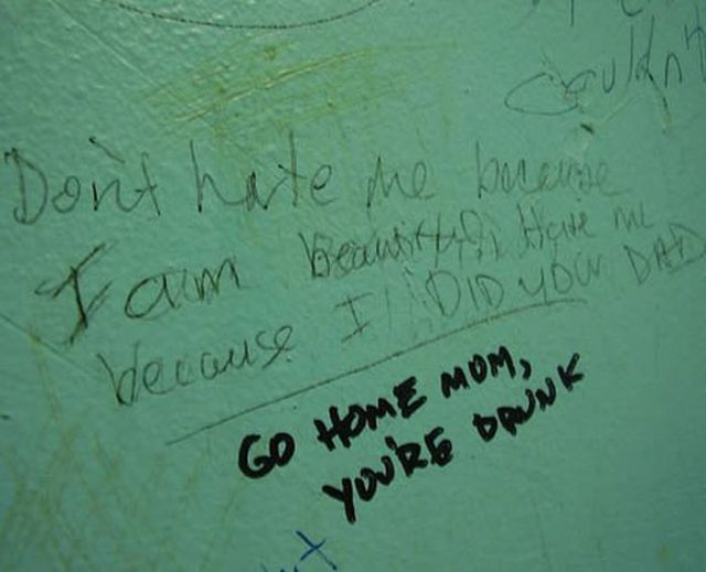 What People Write in Bathrooms (14 pics)