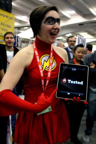 One iPad for All WonderCon Visitors (60 pics)