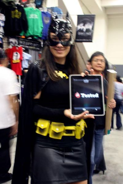 One iPad for All WonderCon Visitors (60 pics)