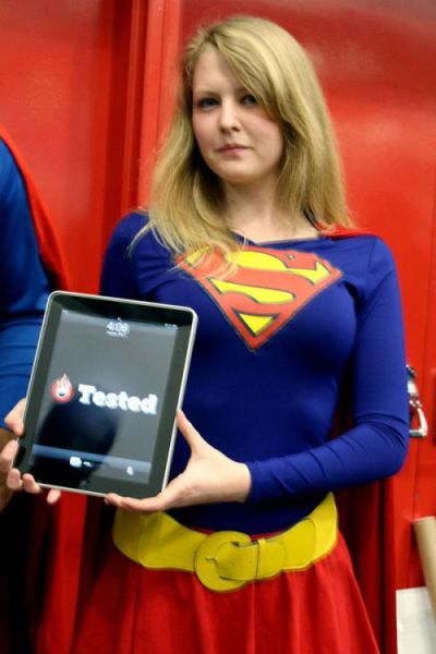 One iPad for All WonderCon Visitors (60 pics)