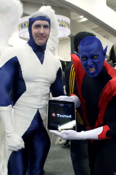 One iPad for All WonderCon Visitors (60 pics)