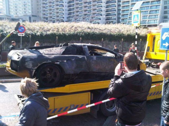 Another Ruined Lamborghini (13 pics)