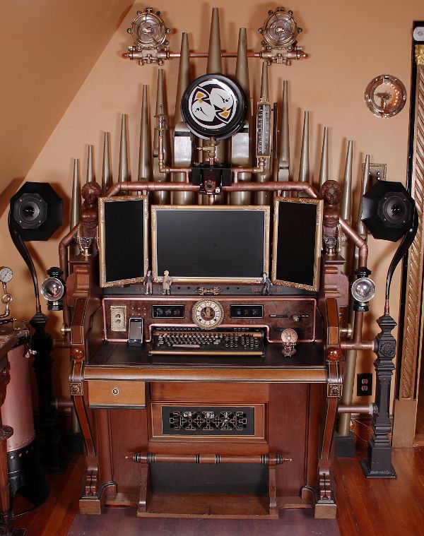 Steampunk Computer Made from Antique Organ (12 pics)