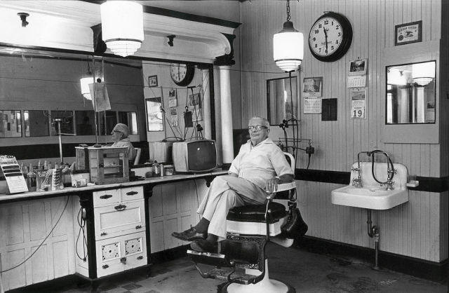 Lonely Barbers (18 pics)