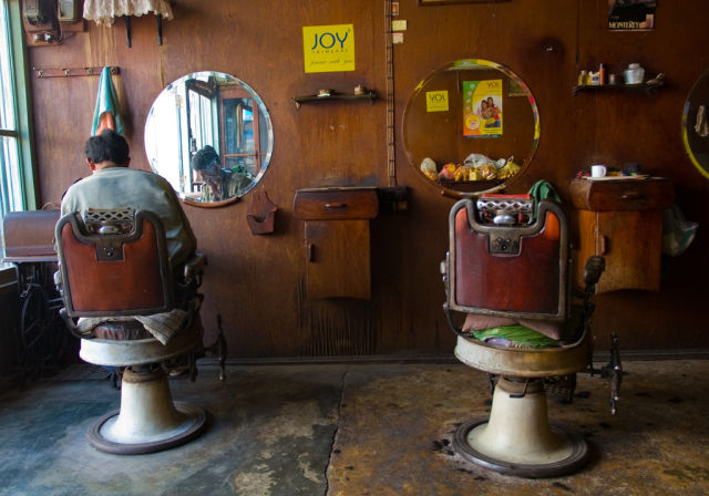 Lonely Barbers (18 pics)