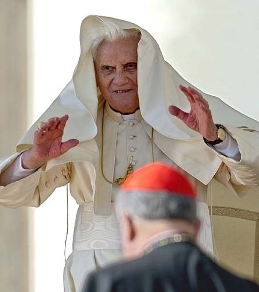 A Most Evil Pope (12 pics)