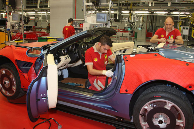 Peering Inside Ferrari Plant (35 pics)