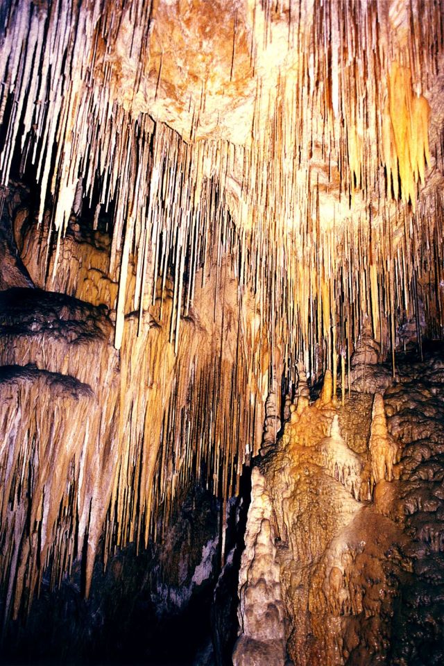 The Brilliant Reed Flute Cave (33 pics)