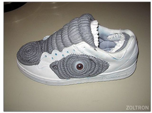 Create Scary Sneakers with Your Hands (9 pics)