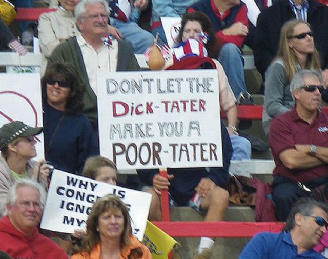 Unusual Tax Day Signs (37 pics)