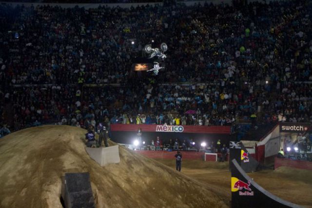 Wild X-Fighters at Red Bull Show 2010 (21 pics)