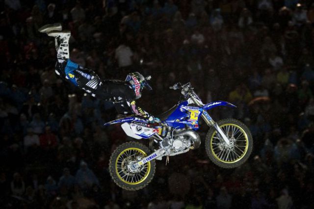 Wild X-Fighters at Red Bull Show 2010 (21 pics)