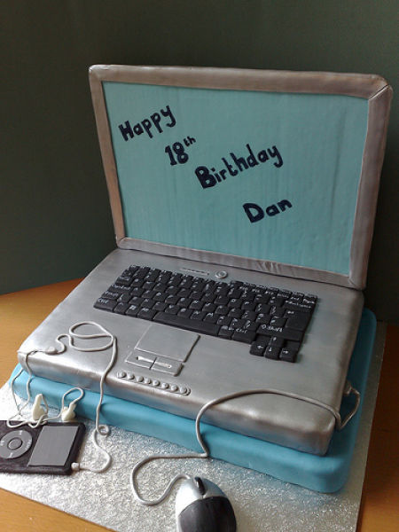 Geeky Cakes (40 pics)