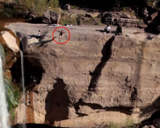 Scary Cliff Jumping (1 pic + 7 gifs + 1 video)