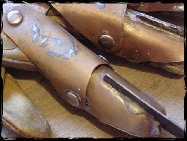 Freddy Krueger’s Glove He Wore in A Nightmare on Elm Street II (18 pics)