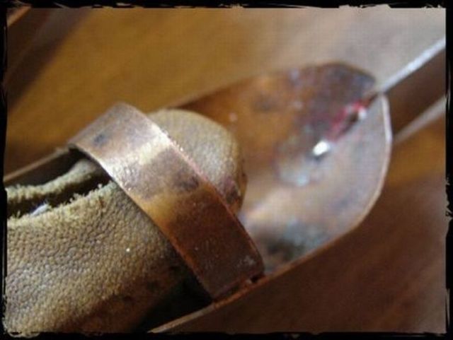 Freddy Krueger’s Glove He Wore in A Nightmare on Elm Street II (18 pics)