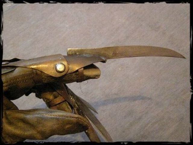Freddy Krueger’s Glove He Wore in A Nightmare on Elm Street II (18 pics)