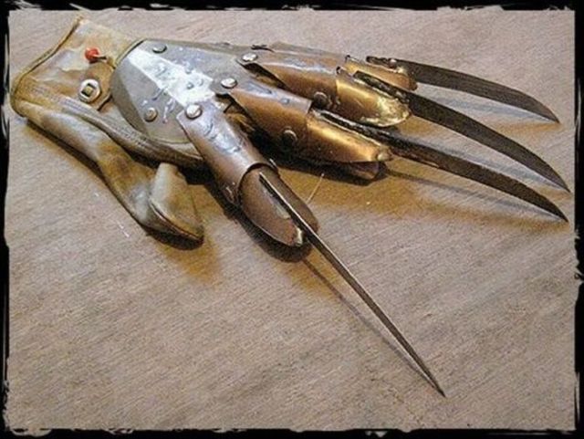 Freddy Krueger’s Glove He Wore in A Nightmare on Elm Street II (18 pics)