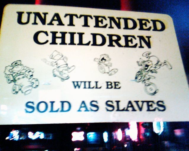 Funny Signs about Unattended Kids (26 pics)