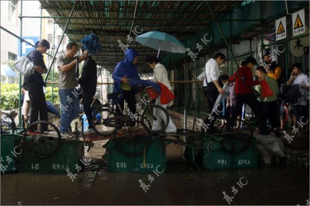 Heavy Rain Floods China (31 pics)