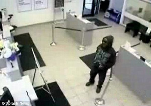 This Man Was Considered an African-American Robber (4 pics)