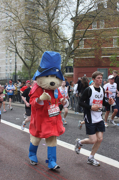 The Most Excellent Costumes at 2010 London Marathon (42 pics)