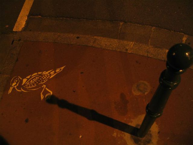 Street Art and Shadows (23 pics)