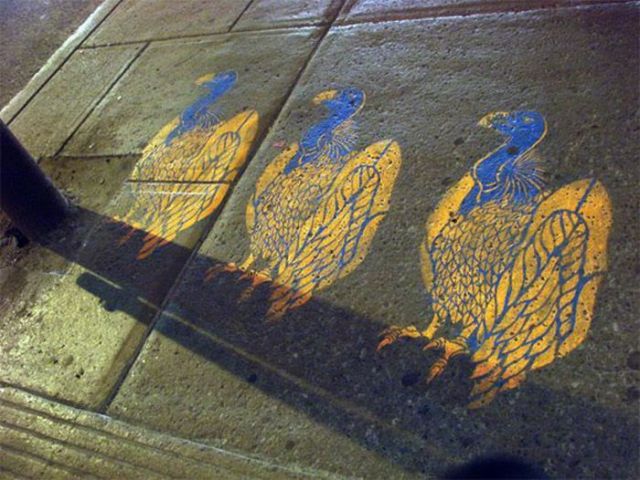 Street Art and Shadows (23 pics)