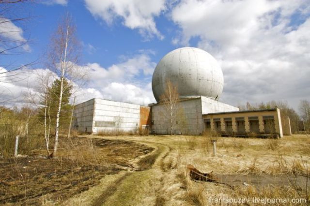 Russians Dumped One of Their Anti-Missile Defense System (40 pics)