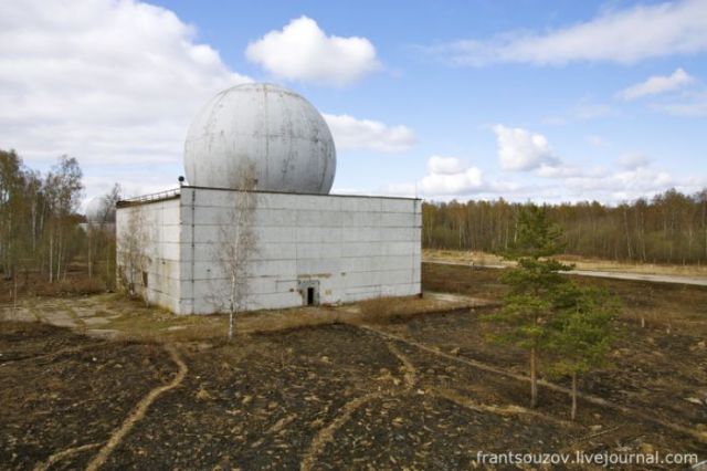 Russians Dumped One of Their Anti-Missile Defense System (40 pics)